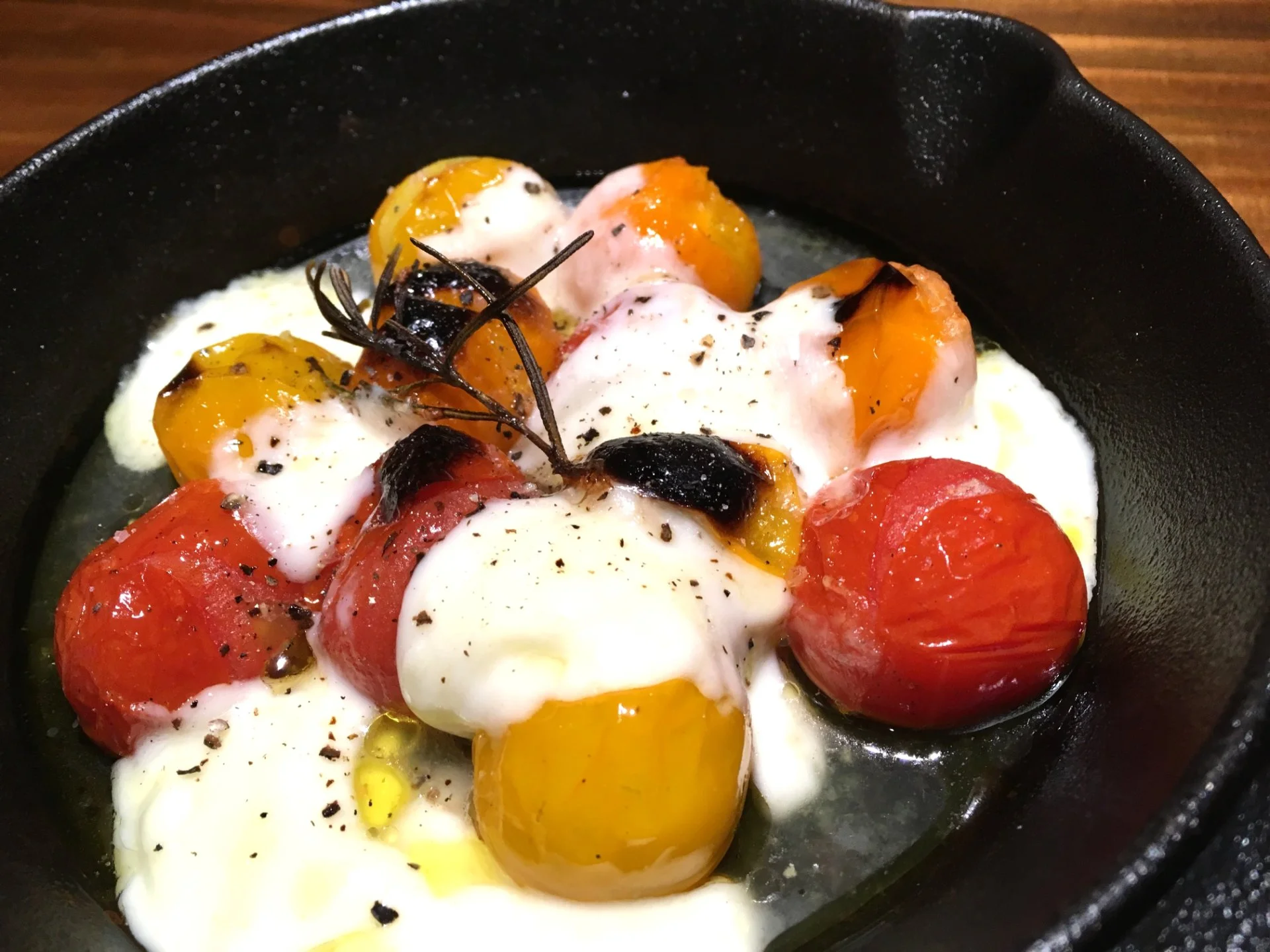 ミニトマトとモッツァレラのグリル